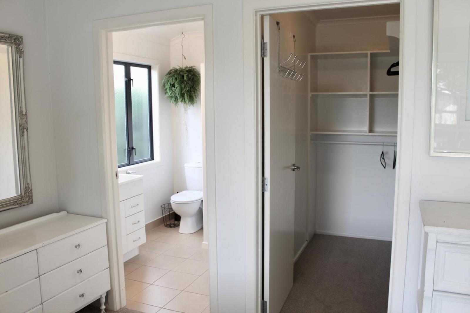 5-Min Walk To Village - Havelock North Holiday Home With Spa Pool エクステリア 写真